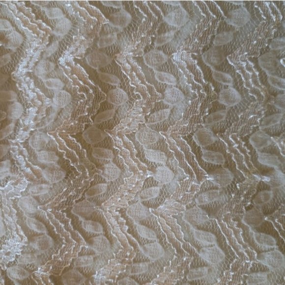 Cream Lace Shorts Size Medium - Picture 4 of 4